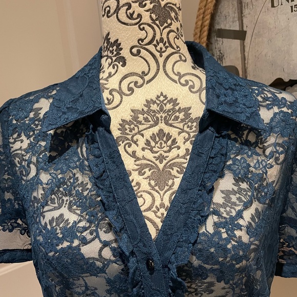 Prussian blue lace blouse with buttons. - Picture 3 of 7
